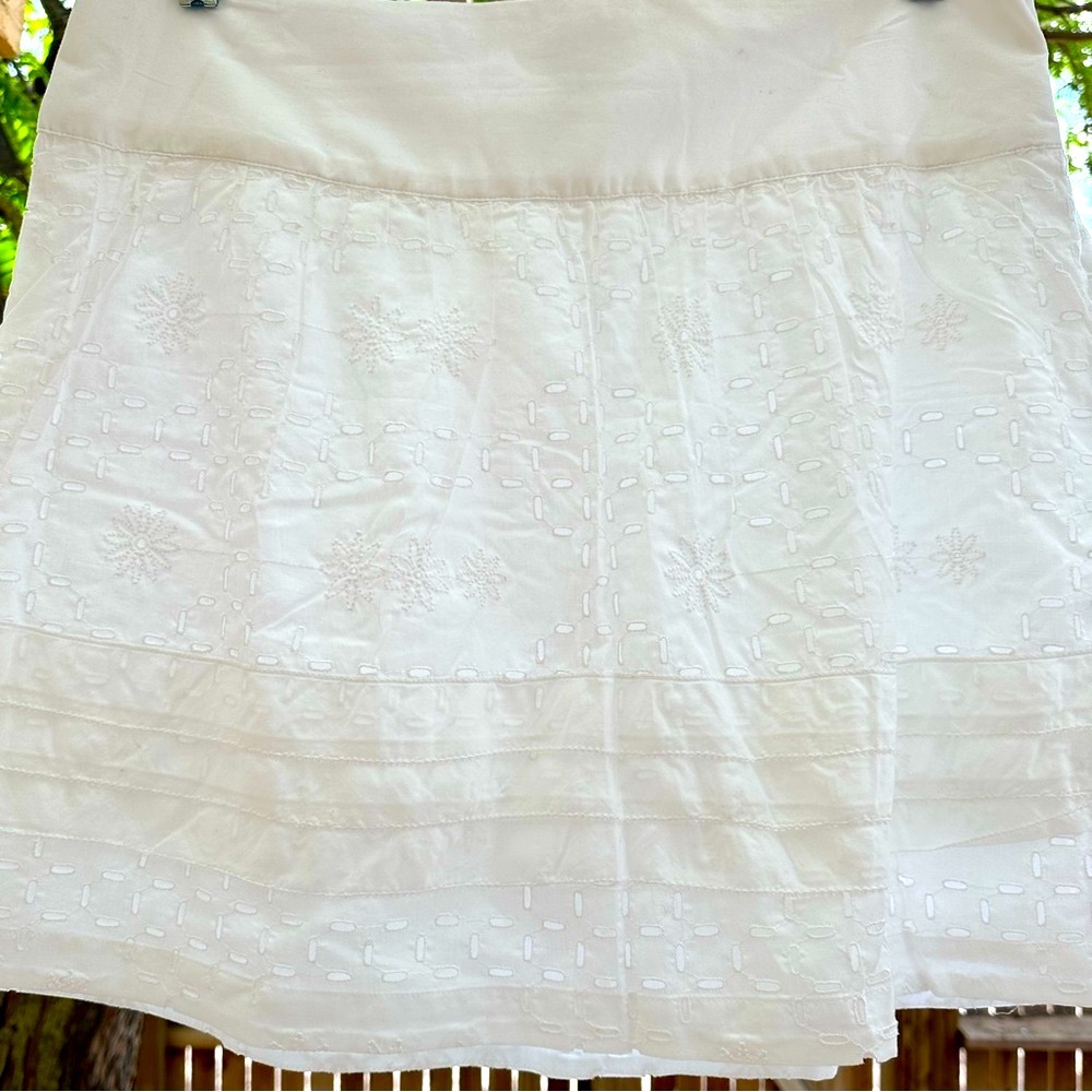 Banana Republic NWOT Crochet Eyelet White Mini Skirt 100% Cotton size 12 - Picture 3 of 16